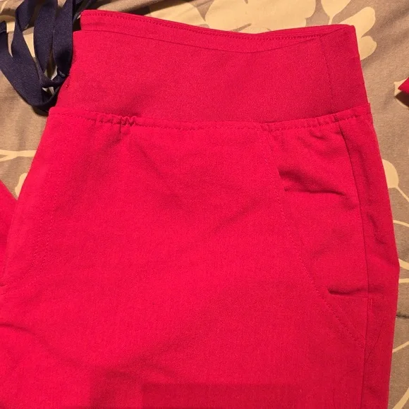 Figs Ultra Rose Zamora Joggers L/P - Picture 9 of 10